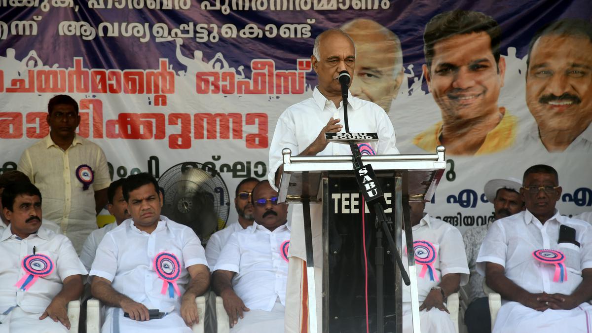 Allow Kerala govt. to take over Cochin Fisheries Harbour, says Kareem