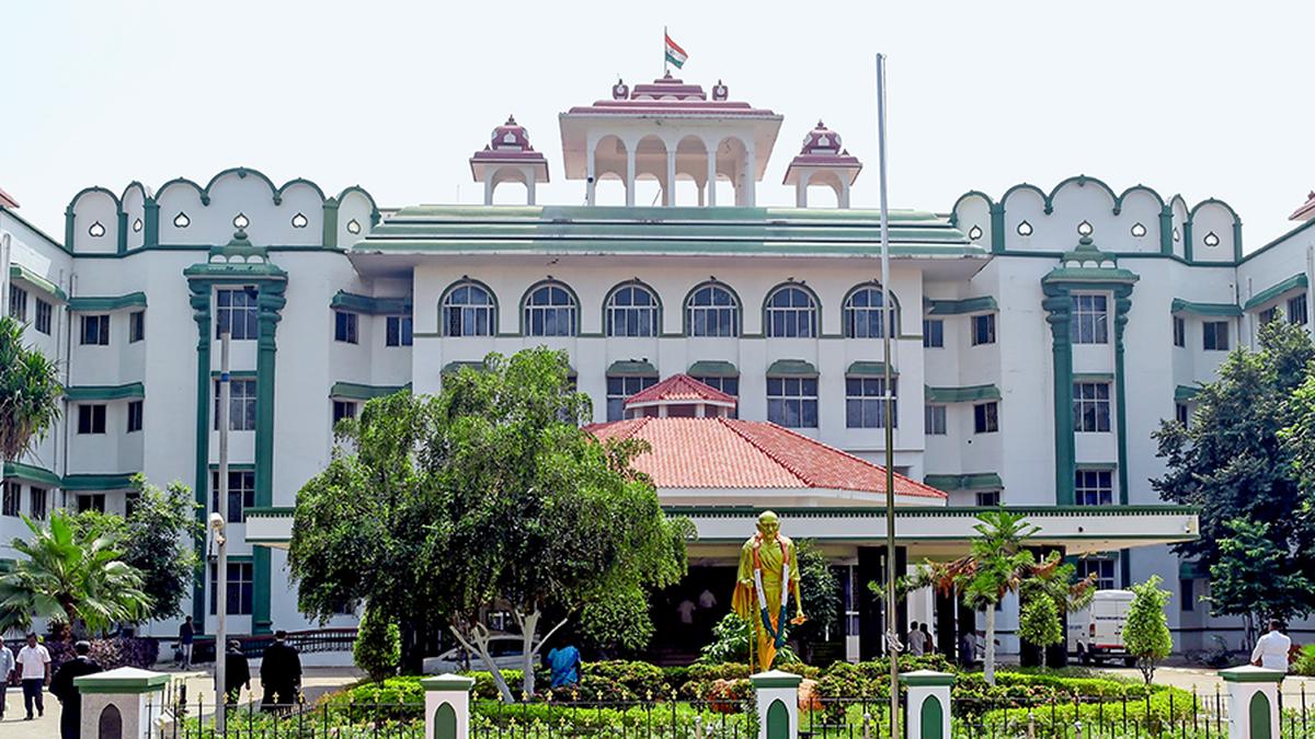 HC restrains RO plants from extracting groundwater for commercial purposes