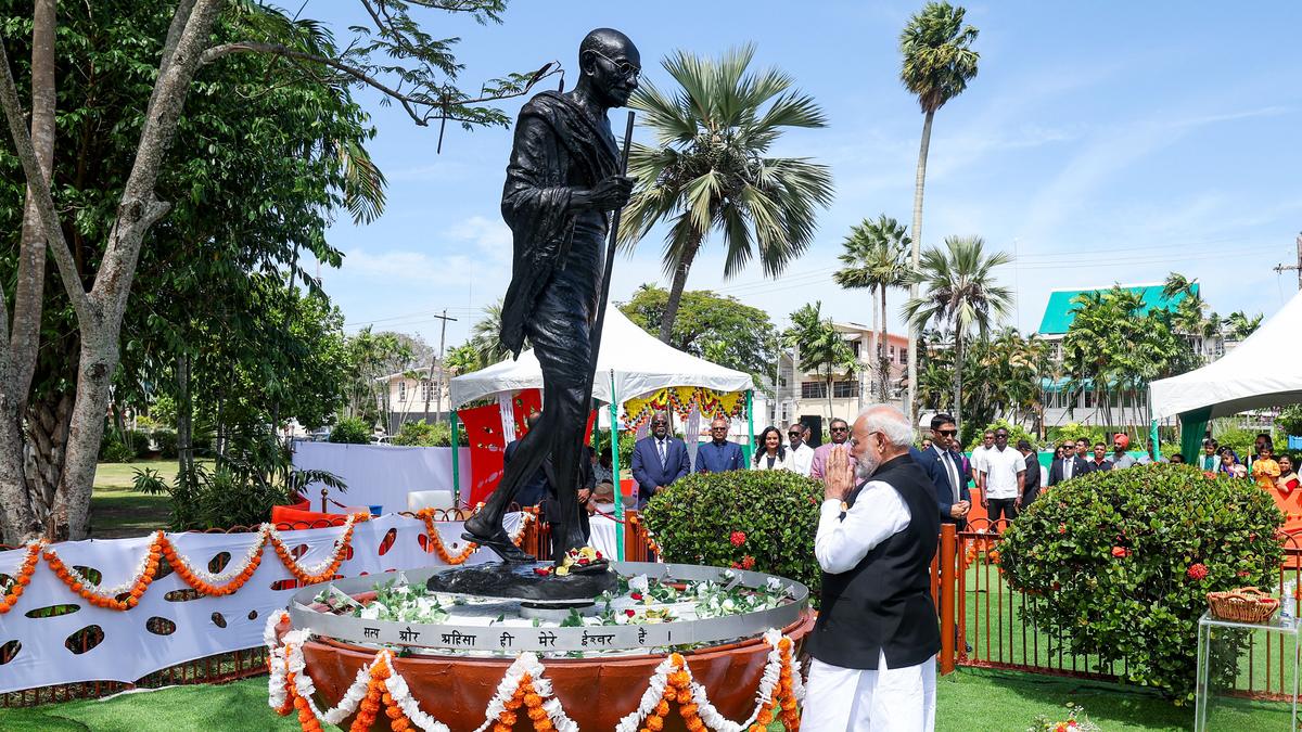 PM Modi meets prominent West Indies cricket personalities in Guyana