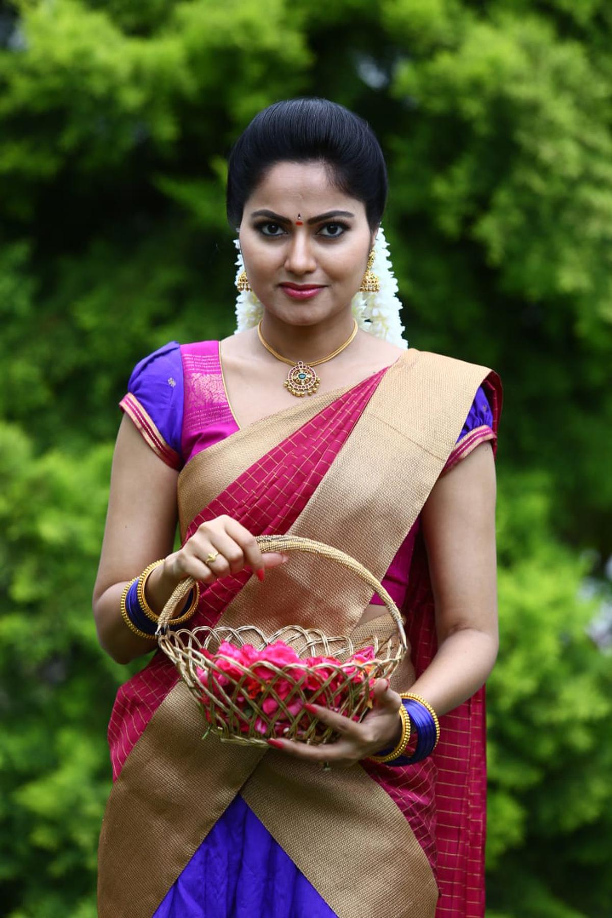 Hyd Ourite Suhasini Maniratnam dance performance - Telugu cinema