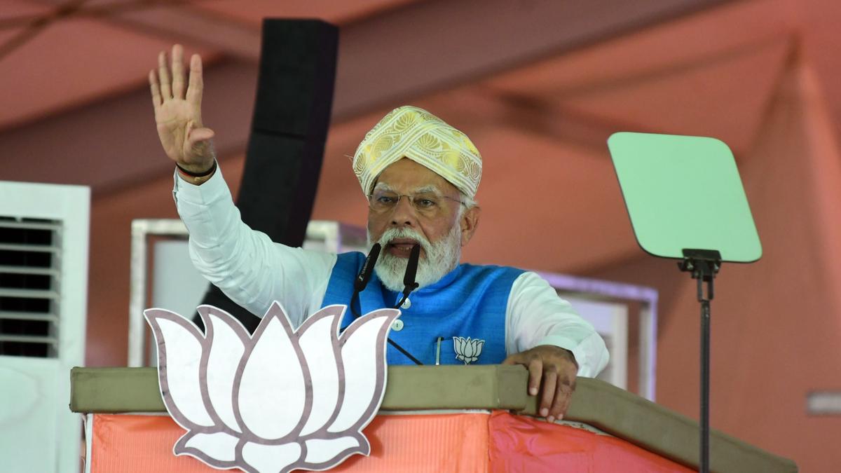 Modi launches LS campaign in Karnataka on home turf of Congress president