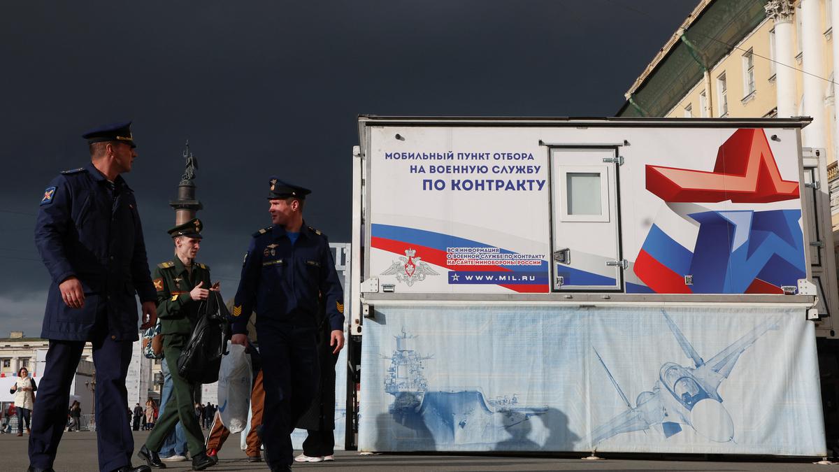 Indians in Russia send relief supplies for Russian soldiers