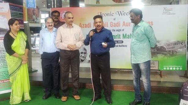 Cultural shows enthral passengers at ‘Azadi Ki Rail Gadi’ celebrations in Vijayawada