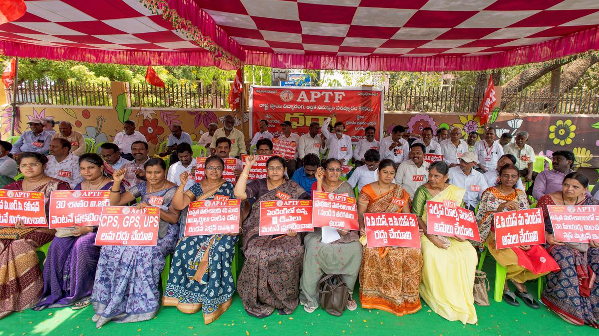 APTF members stage protest in Ongole demanding to resolve teachers’ issues
