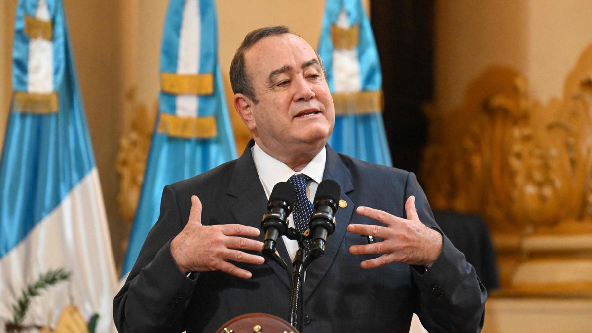 U.S. bars ex-Guatemala President Alejandro Giammattei from entry 3 days after he left office