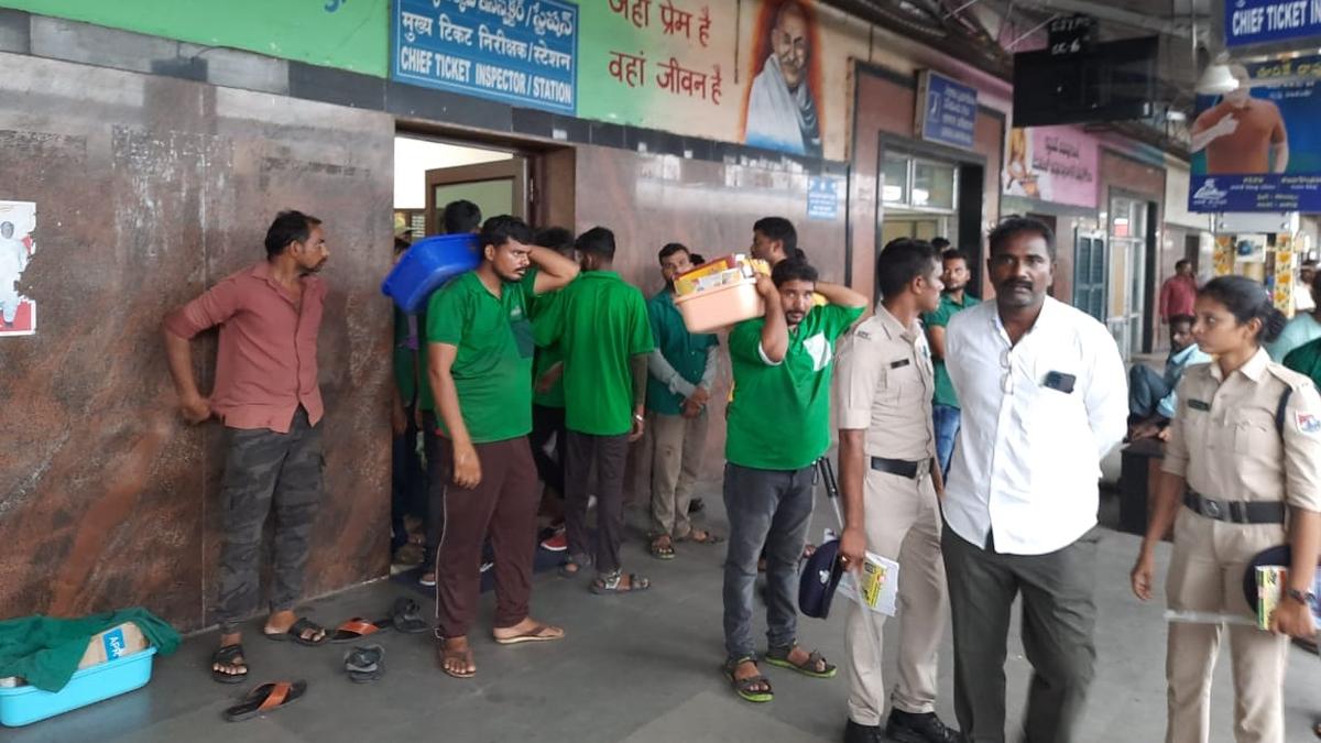 20 unauthorised hawkers held during raids in Rajamahendravaram railway station