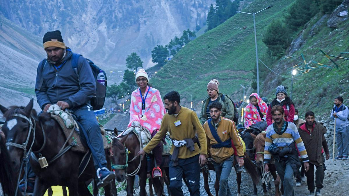 36th Amarnath Yatra batch with over 1,200 pilgrims leaves from Jammu camp