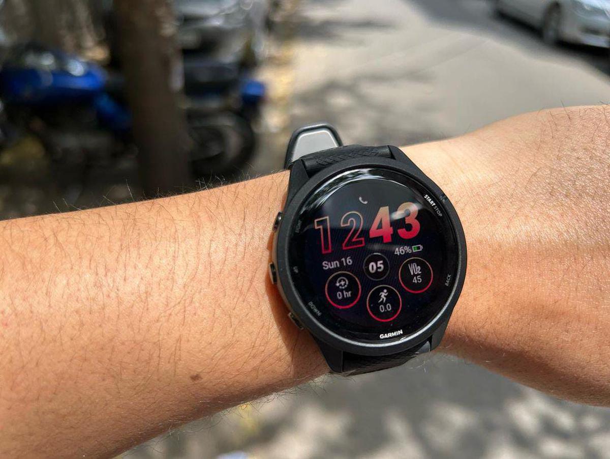 Garmin Forerunner 265 Smartwatch Price in India 2024, Full Specs & Review