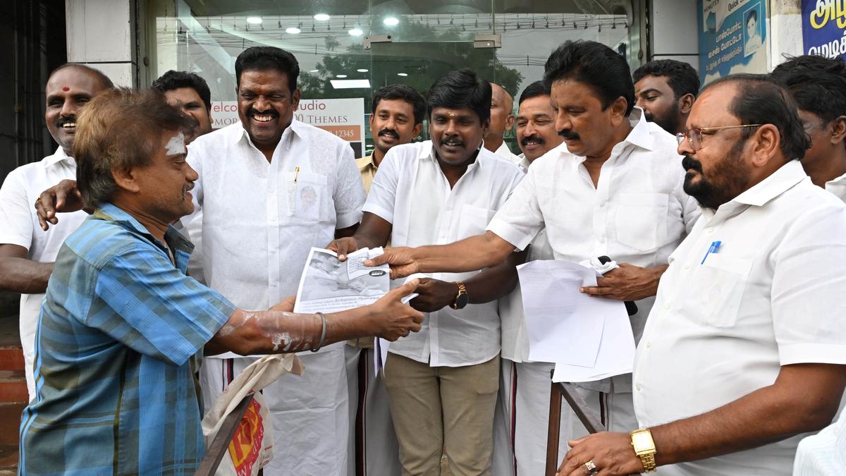 DMK cadre distribute pamphlets blaming AIADMK, BJP for NEET
