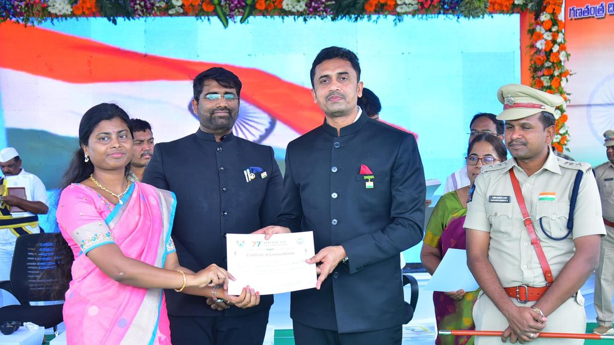 Republic Day celebrated with grandeur in Sathya Sai and Annamayya districts