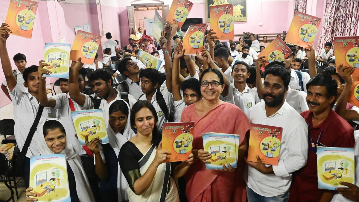 Kudumbashree units to distribute text books in Kozhikode The Hindu