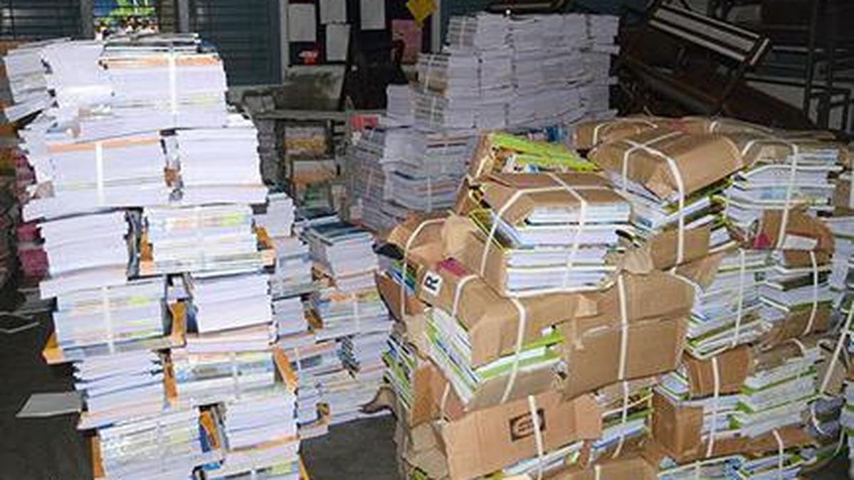 NHRC issues notices to Centre, States over poor adoption of NCERT, SCERT textbooks in private schools