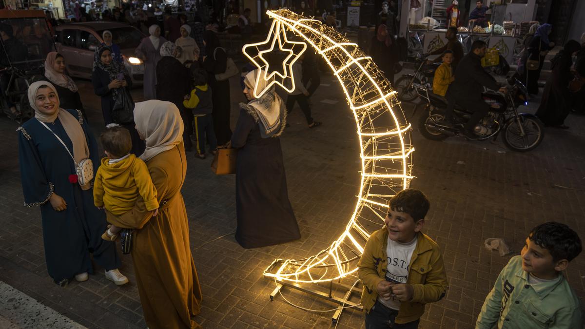 Ramzan begins in Mideast amid high costs, hopes for peace