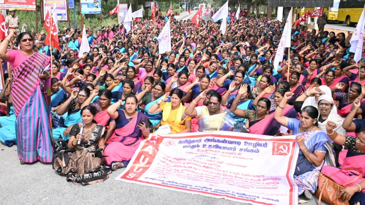 Anganwadi workers stage sit-in protest in Krishnagiri