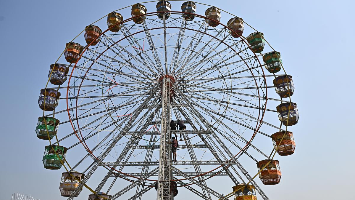 Five injured as ride collapses at amusement park in Kerala capital
