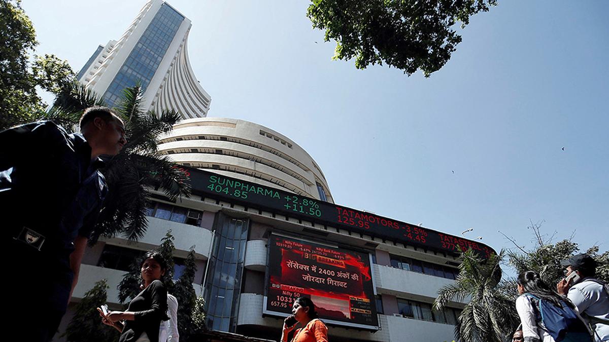Sensex climbs 166 points in early trade amid fresh foreign fund inflows