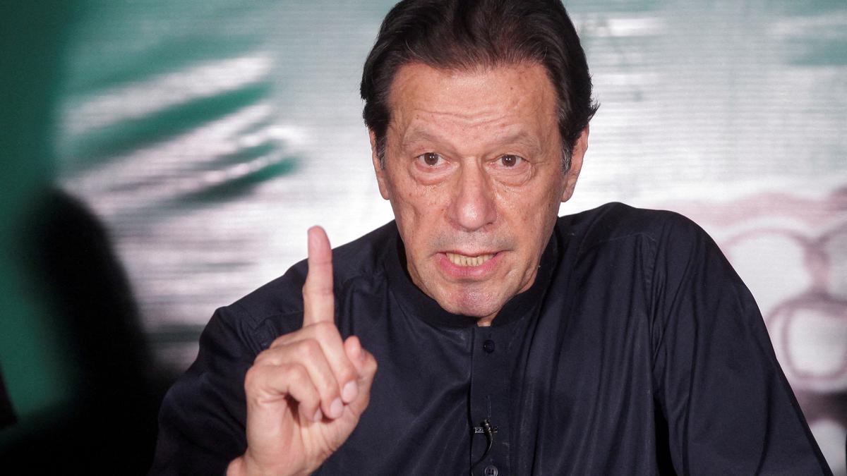 Imran Khan thanks Pakistan government for putting him on no-fly list