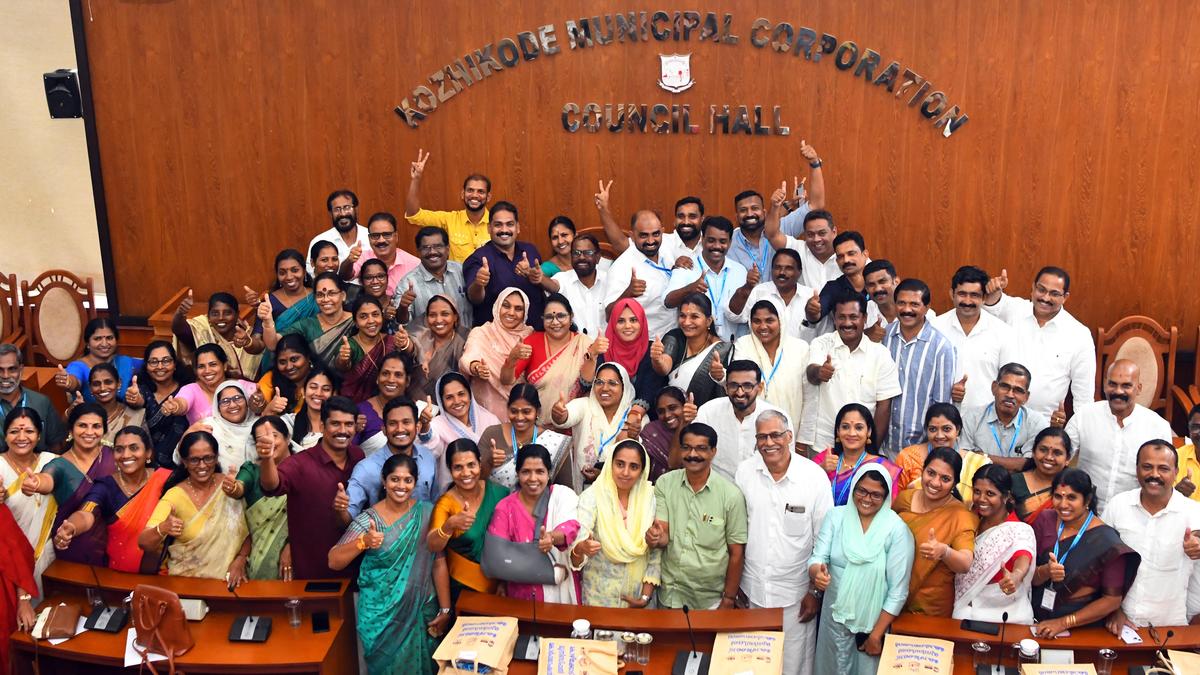 Newly elected Kozhikode Corporation councillors take oath - The Hindu