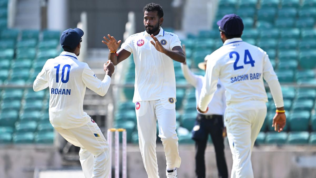 Nidheesh and Basil scythe through Maharashtra top order