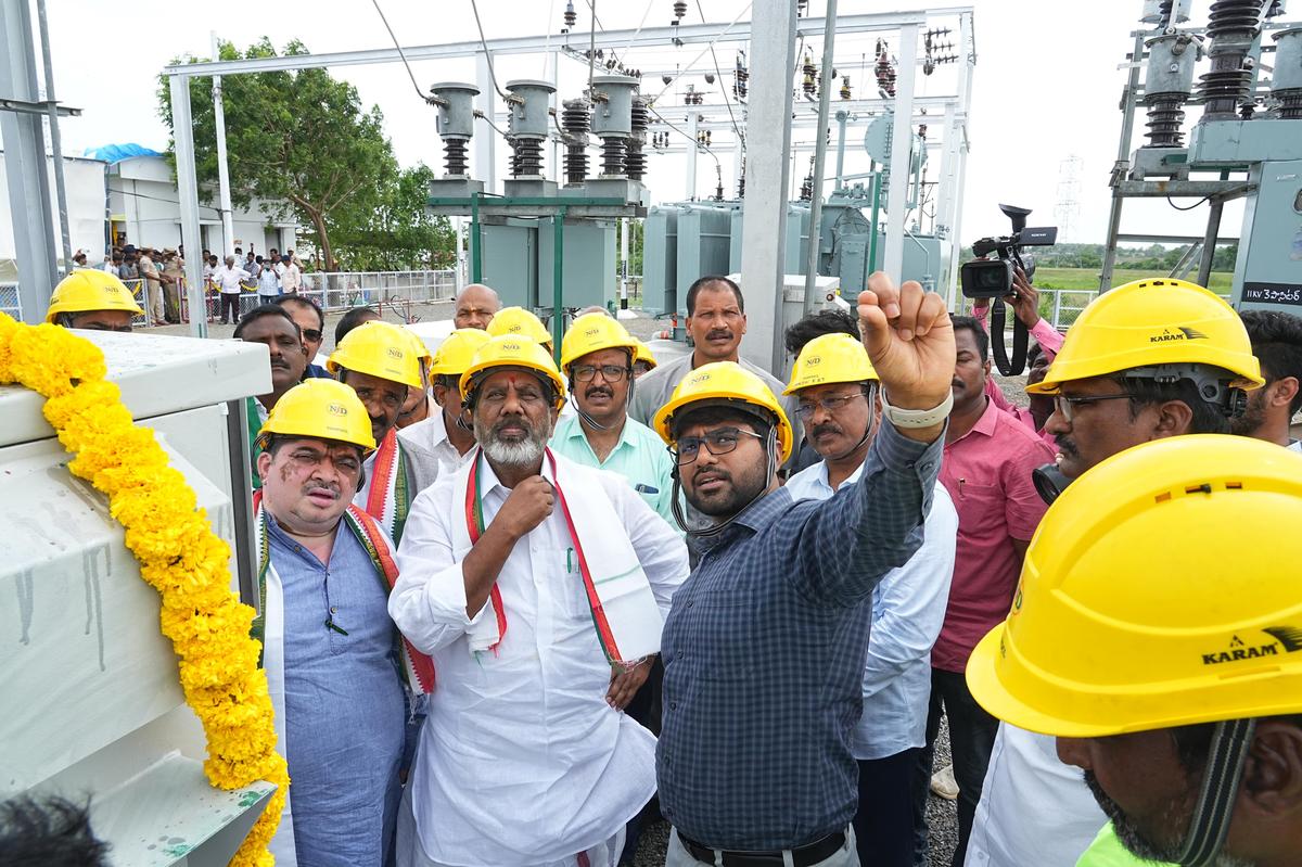 Deputy Chief Minister Mallu Bhatti Vikramarka at Janakipuram electricity sub-station after inaugurating the real-time feeder monitoring system at the sub-station in Bonakal mandal of Khammam district on Wednesday.