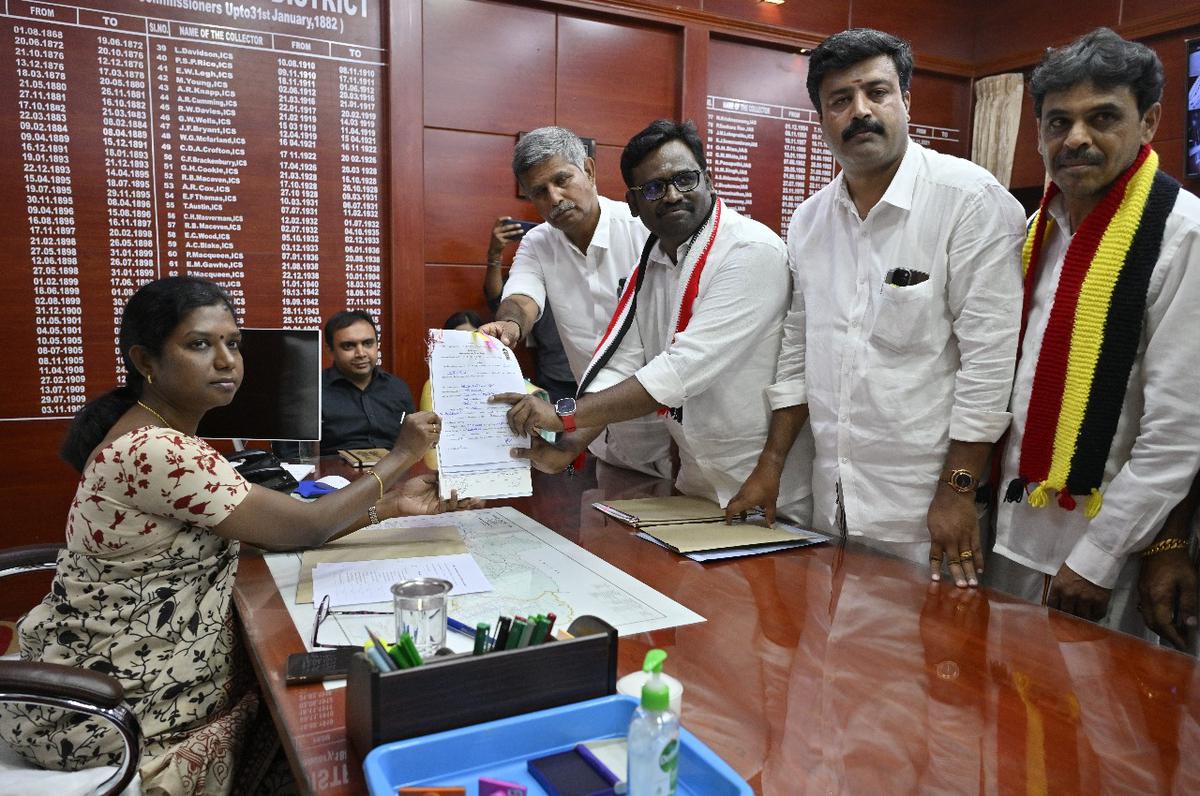 AIADMK candidate for the Nilgiris seat, Lokesh Tamilselvan filing his nomination papers in Udhagamandalam on Monday, March 25, 2024 
