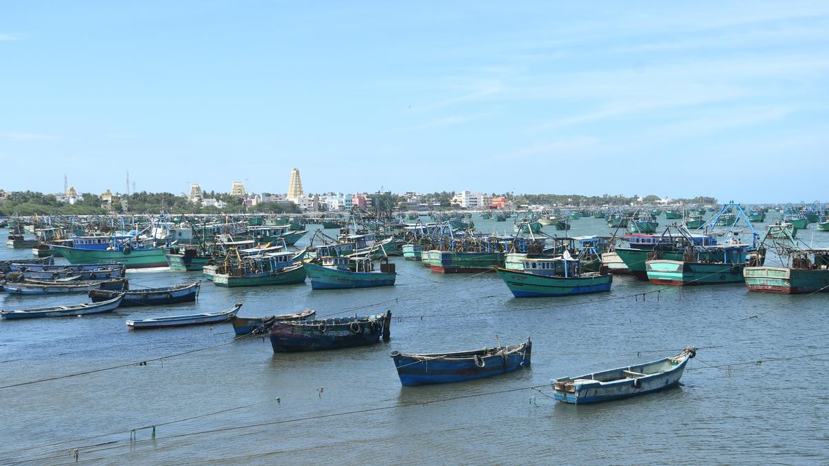750 mechanised fishing boats from Rameswaram stay away from sea