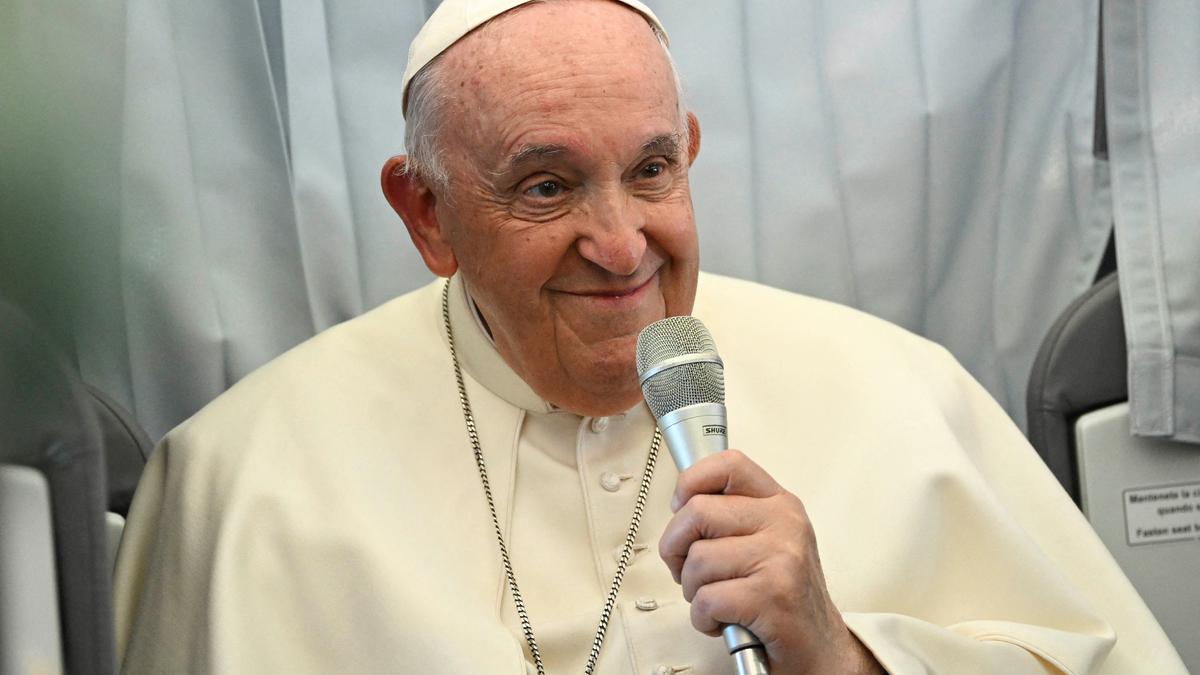 Pope says Vatican involved in confidential Ukraine peace mission