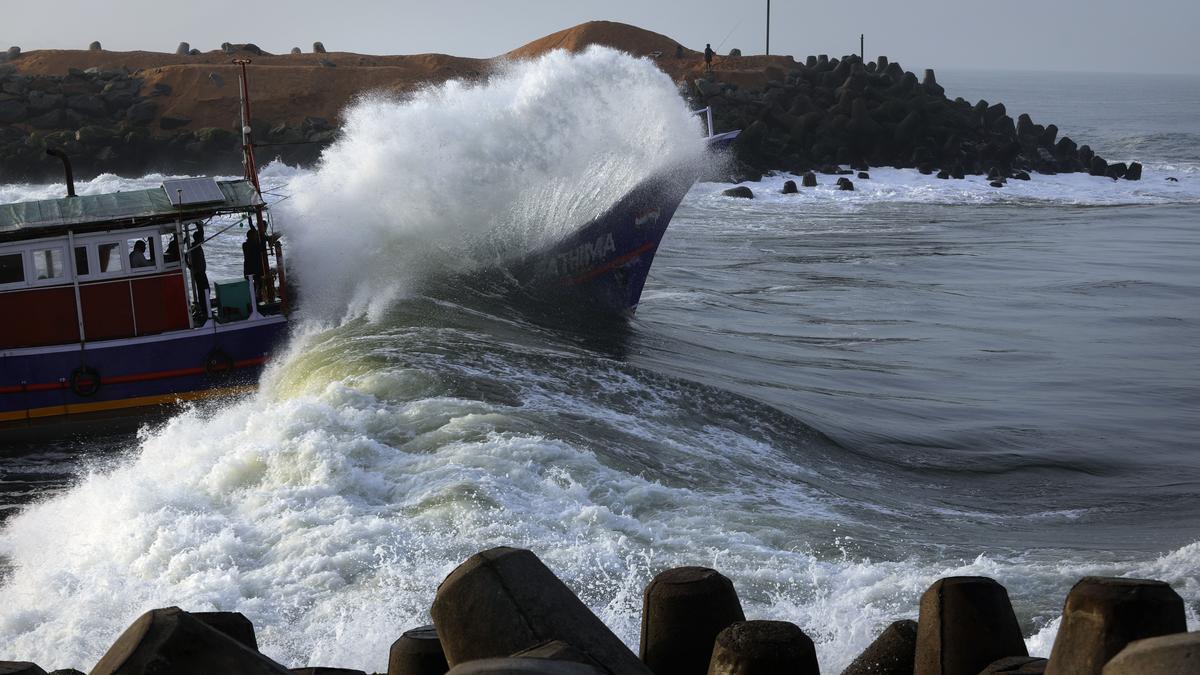 In Frames | Through the channel of fear