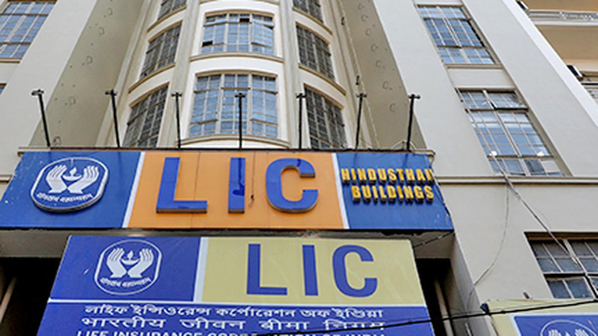 LIC sells over 2% stake in Sun Pharma for ₹4,699 crore