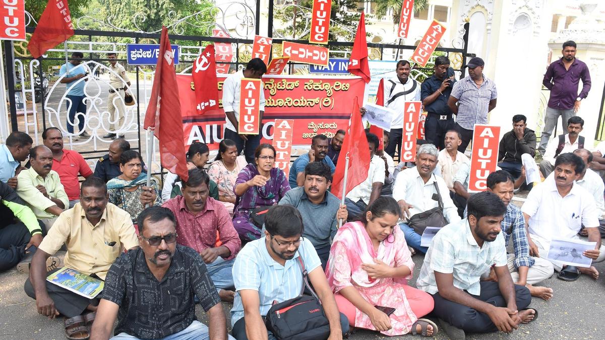 University of Mysore security guard’s death sparks protest