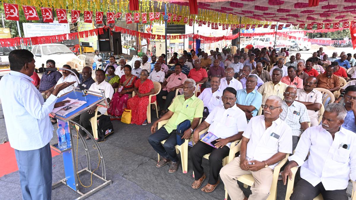 TNSTC workers continue protest for fifth day