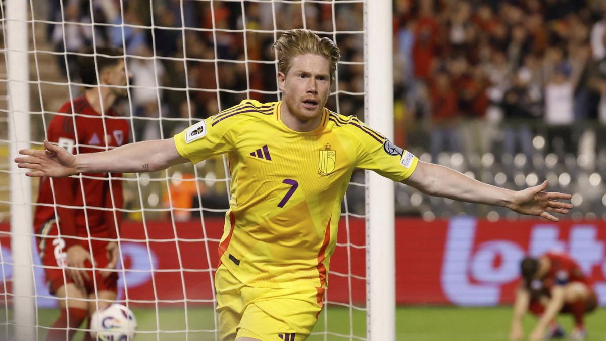 De Bruyne signs with Serie A champion Napoli after 10 seasons at Man City