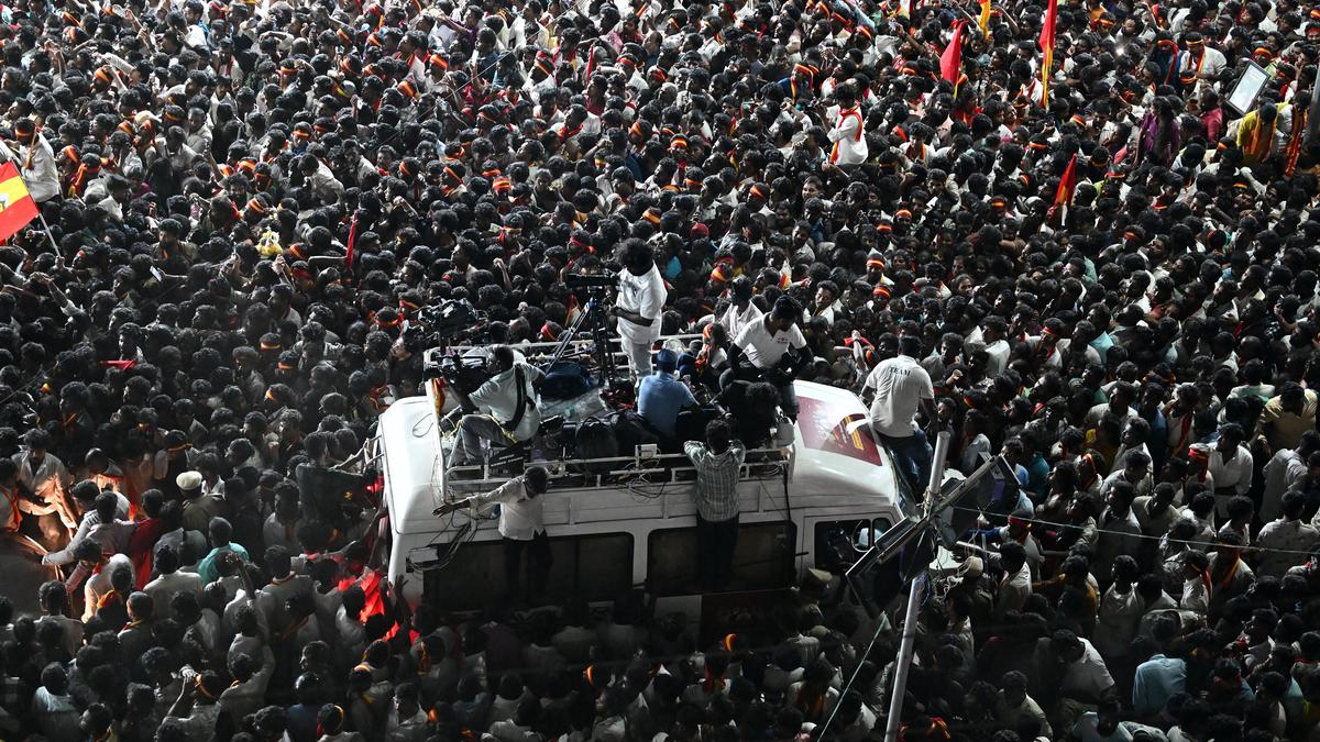 Death by devotion: hero-worship and its discontents  thumbnail