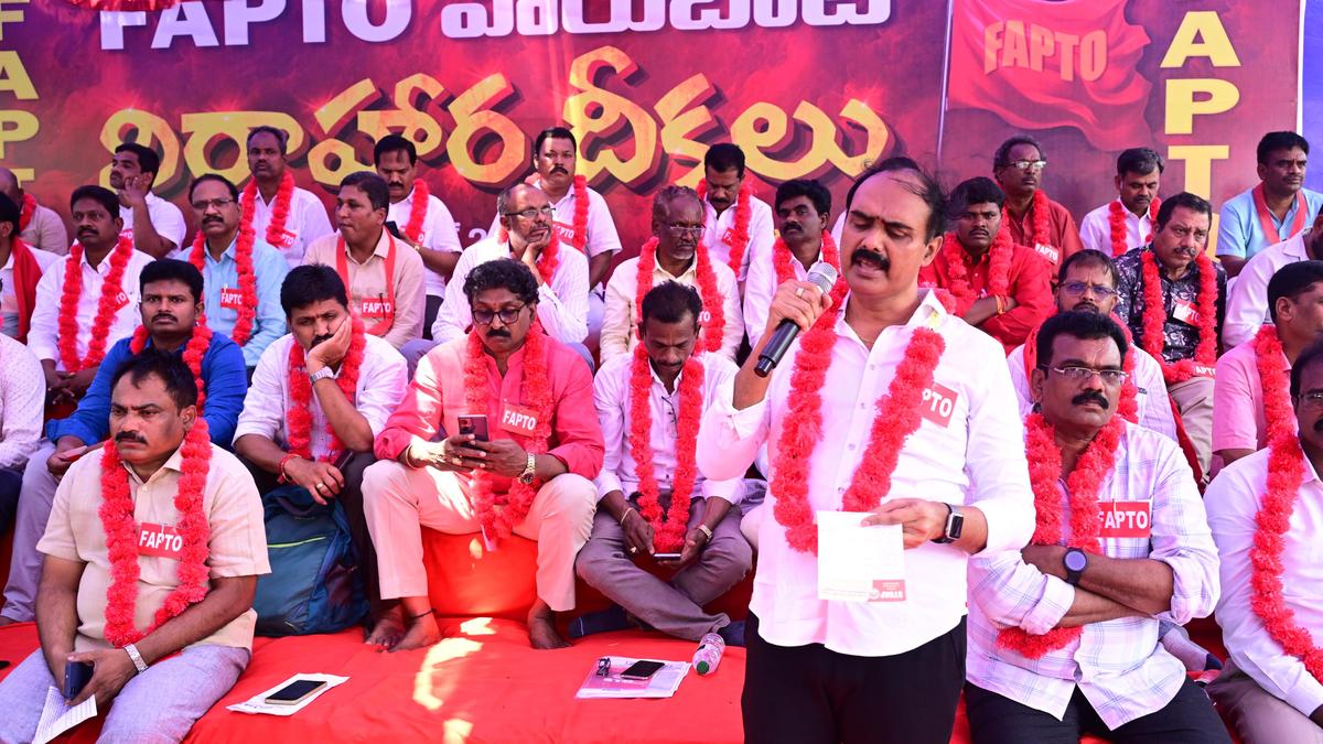 FAPTO hunger strike enters second day in Vijayawada
