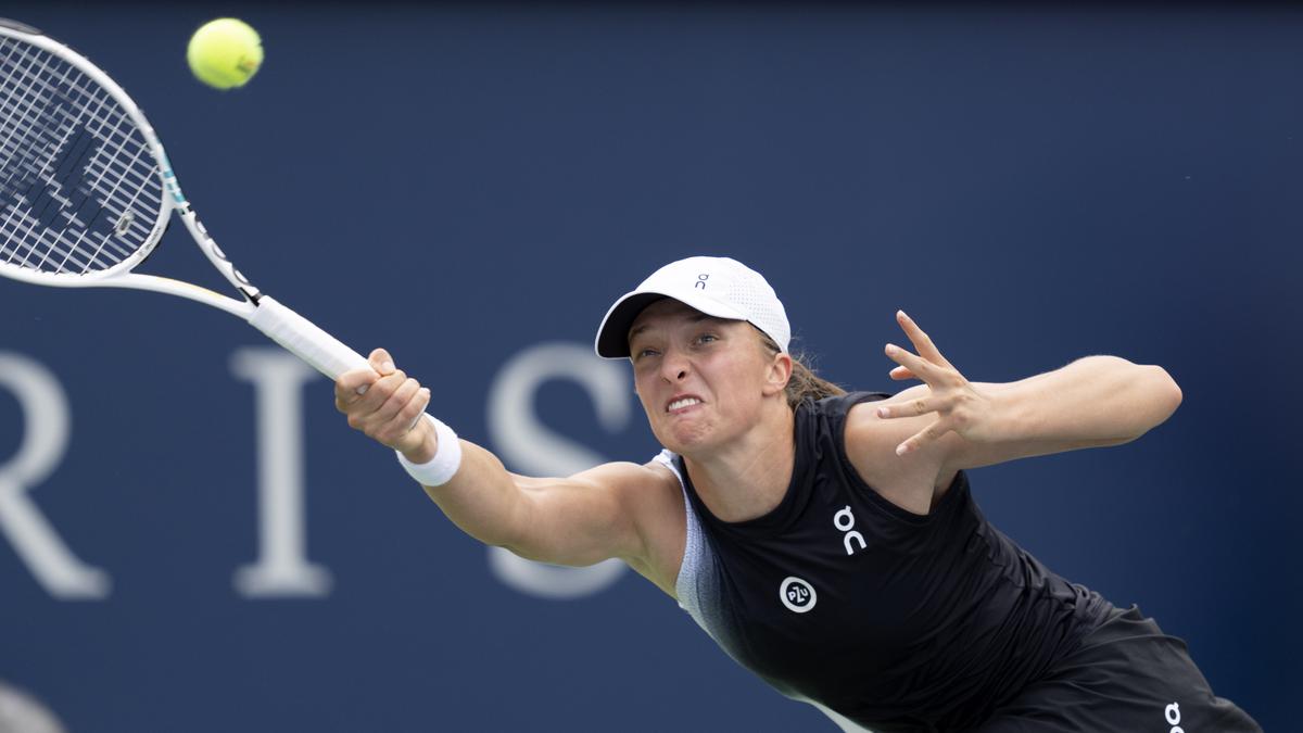 Tennis | Swiatek powers by Vondrousova to reach Cincinnati semi-finals