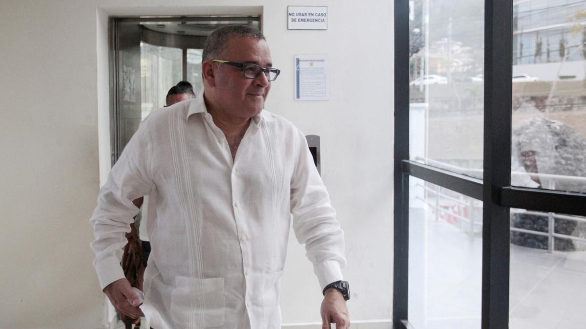 El Salvadoran ex-President Mauricio Funes sentenced to six years for tax evasion