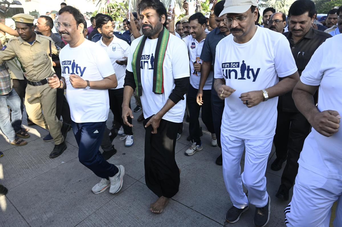 Actor Chiranjeevi with DGP B. Shivadhar Reddy and Hyderabad CP V.C. Sajjanar take part in the 'Run for Unity' to mark Sardar Vallabhbhai Patel’s 150th birth anniversary in Hyderabad on Friday.