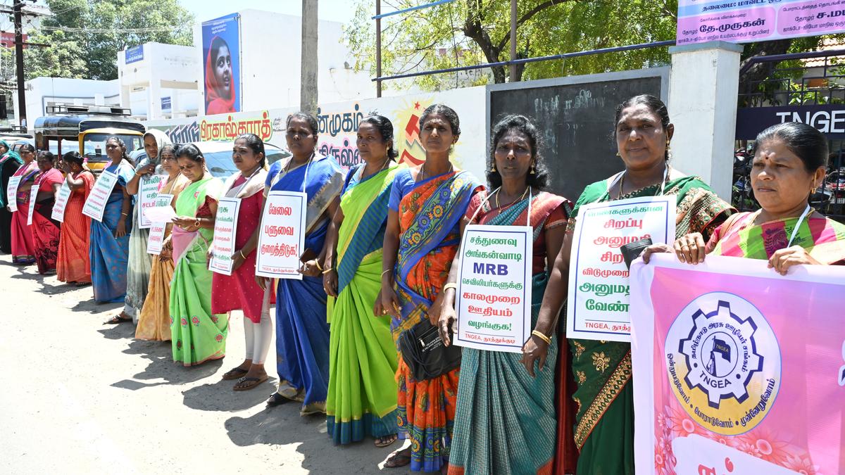 TNGEA stages human chain protest for women’s safety and workplace rights