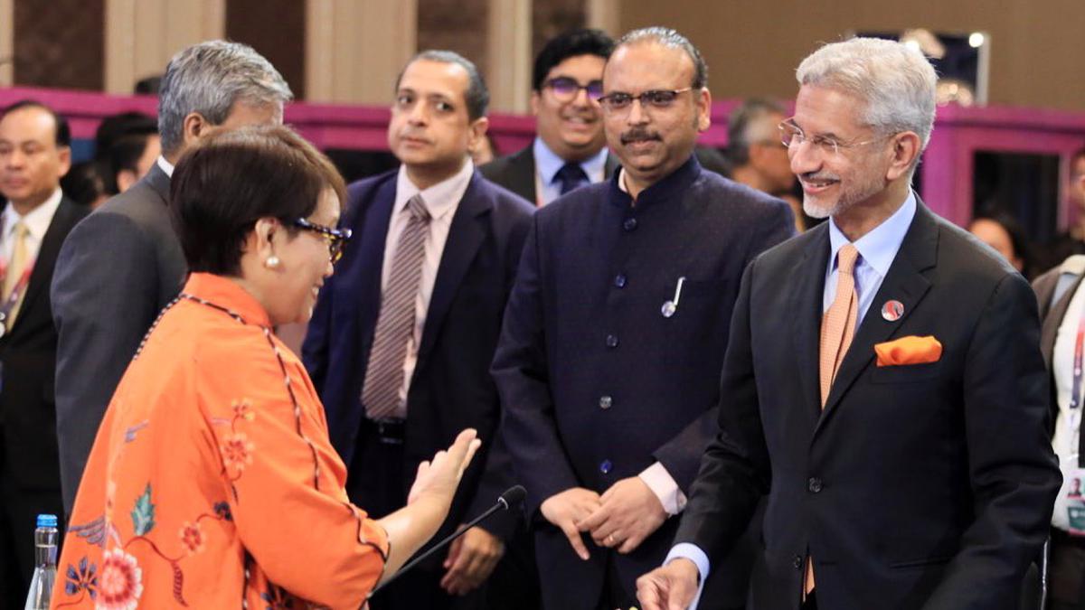 EAM Jaishankar meets counterparts from ASEAN grouping in Indonesia