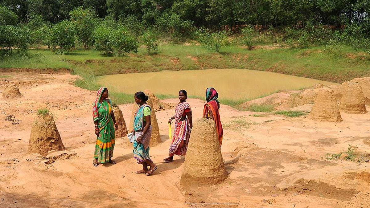 Workers unions, political parties welcome Supreme Court order on resumption of MGNREGS in West Bengal