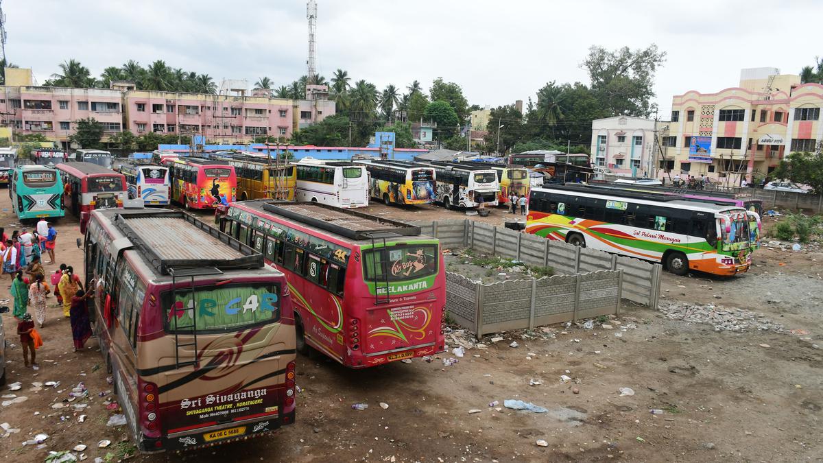 Arrival of too many vehicles reinforces necessity to pursue long-pending parking lot project in Srirangam