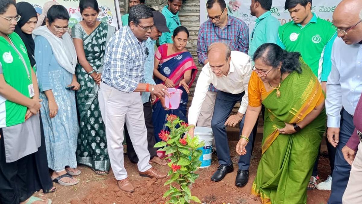 ‘Ek ped maa ke naam’ programme launched in Kurnool