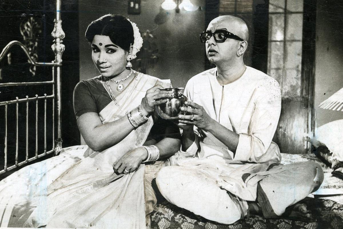Manorama and Cho in Onne Onnu Kanne Kannu Manorama and Cho in Onne Onnu Kanne Kannu