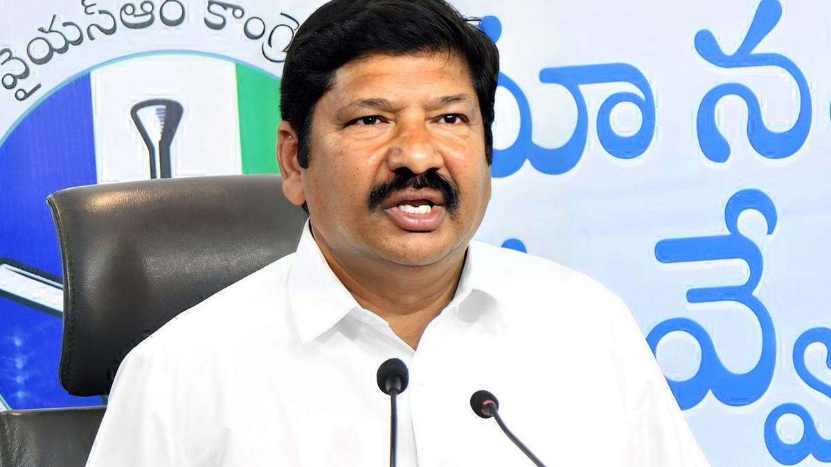 Andhra Pradesh: Telugu Desam Party activists object to remarks made by Housing Minister against Naidu