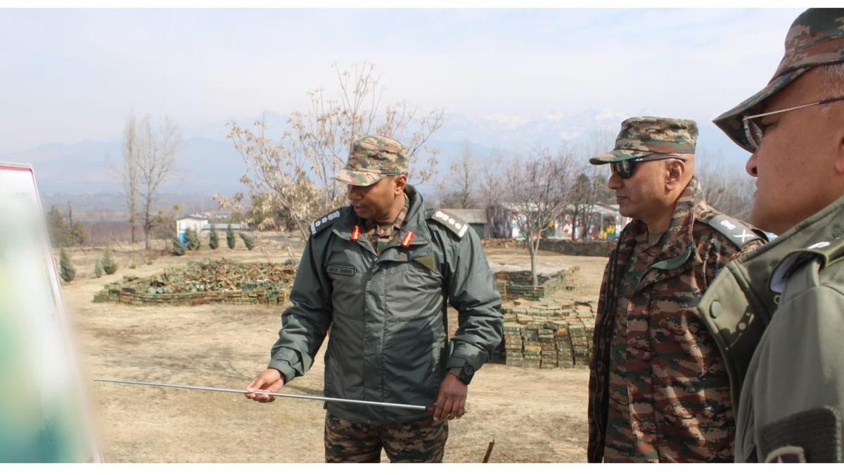 Northern Army commander reviews security framework in Kashmir