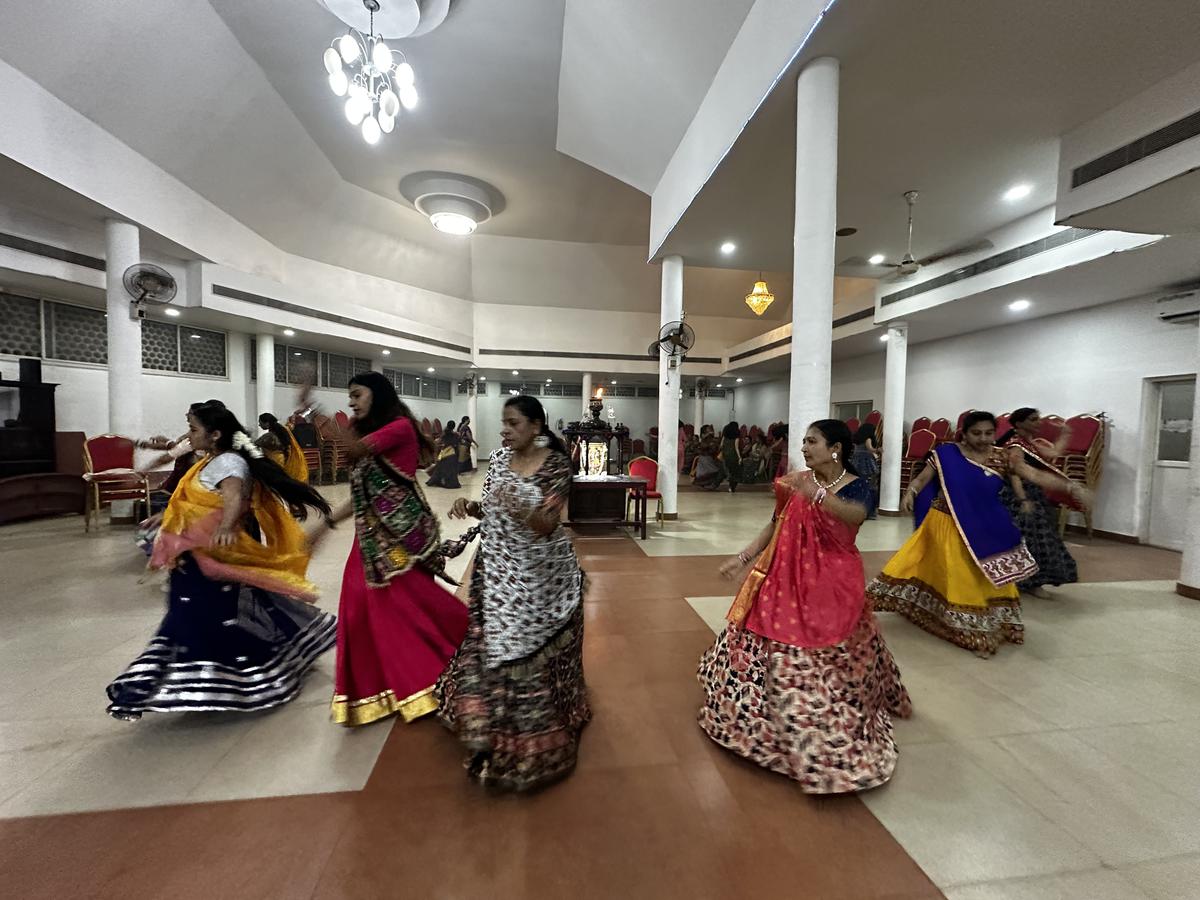 Members of Shree Guajarati Samaj performing garba in Thiruvananthapuram