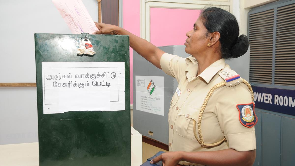 Erode (East) bypoll | Two cases filed for distribution of pressure cookers to voters