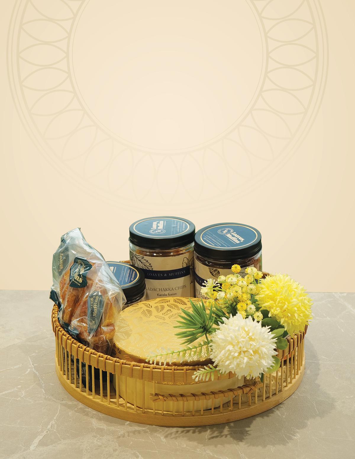 Aarpo Onam hamper by Loaves&Muffins 