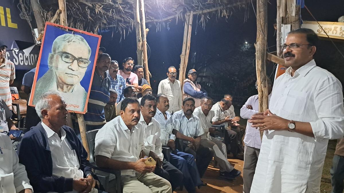 Former CBI Joint Director V.V. Lakshminarayana seeks merger of Viakhapatnam Steel Plant with SAIL