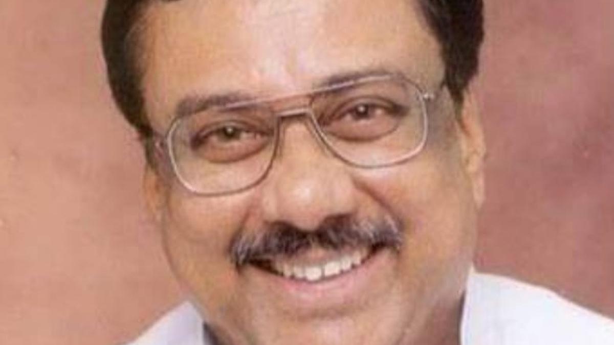 Erode (East) MLA E.V.K.S. Elangovan discharged from hospital after recovery from COVID-19